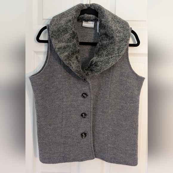 Alfred Dunner Women's Gray Vest 100% Wool Faux Fur Collar Size Petite - Picture 4 of 16